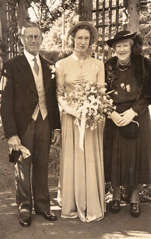 Percy Upton, Florence Upton with Margaret Upton
